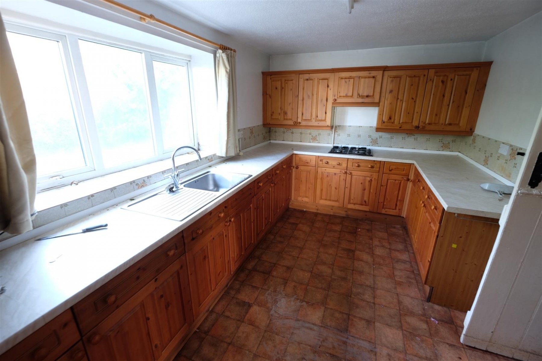 HOUSE ON LARGE PLOT - DEVELOPMENT, 2 bedroom, House - Detached - 27536323