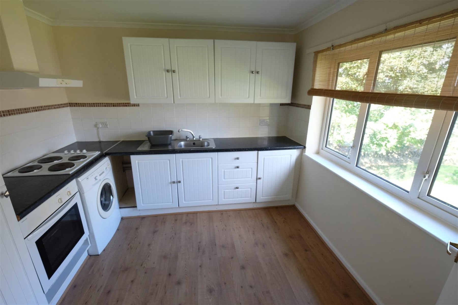 FLAT - REDUCED PRICE FOR AUCTION, 2 bedroom, Flat - 28268901