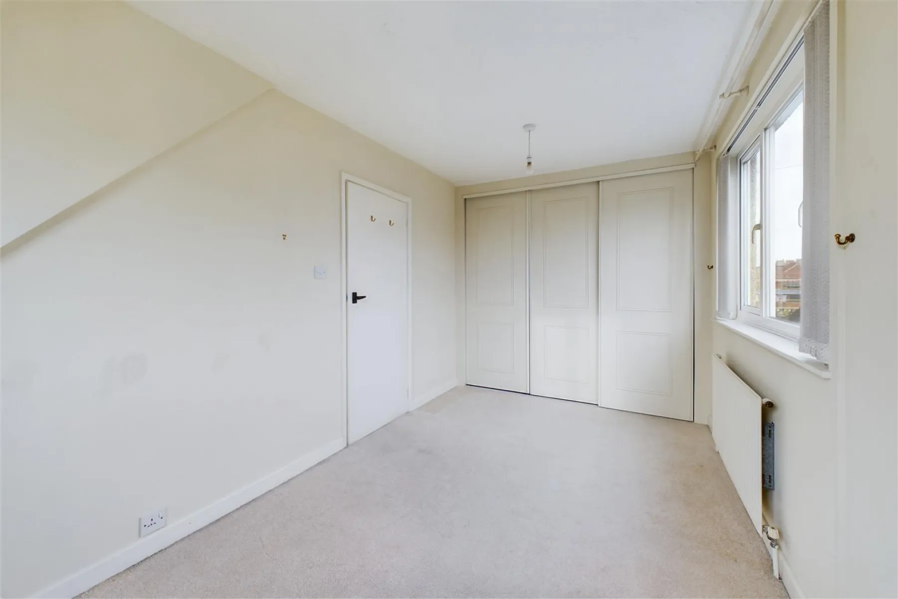 HOUSE + COTTAGE | WARMLEY, 4 bedroom, House - Detached - 33612514