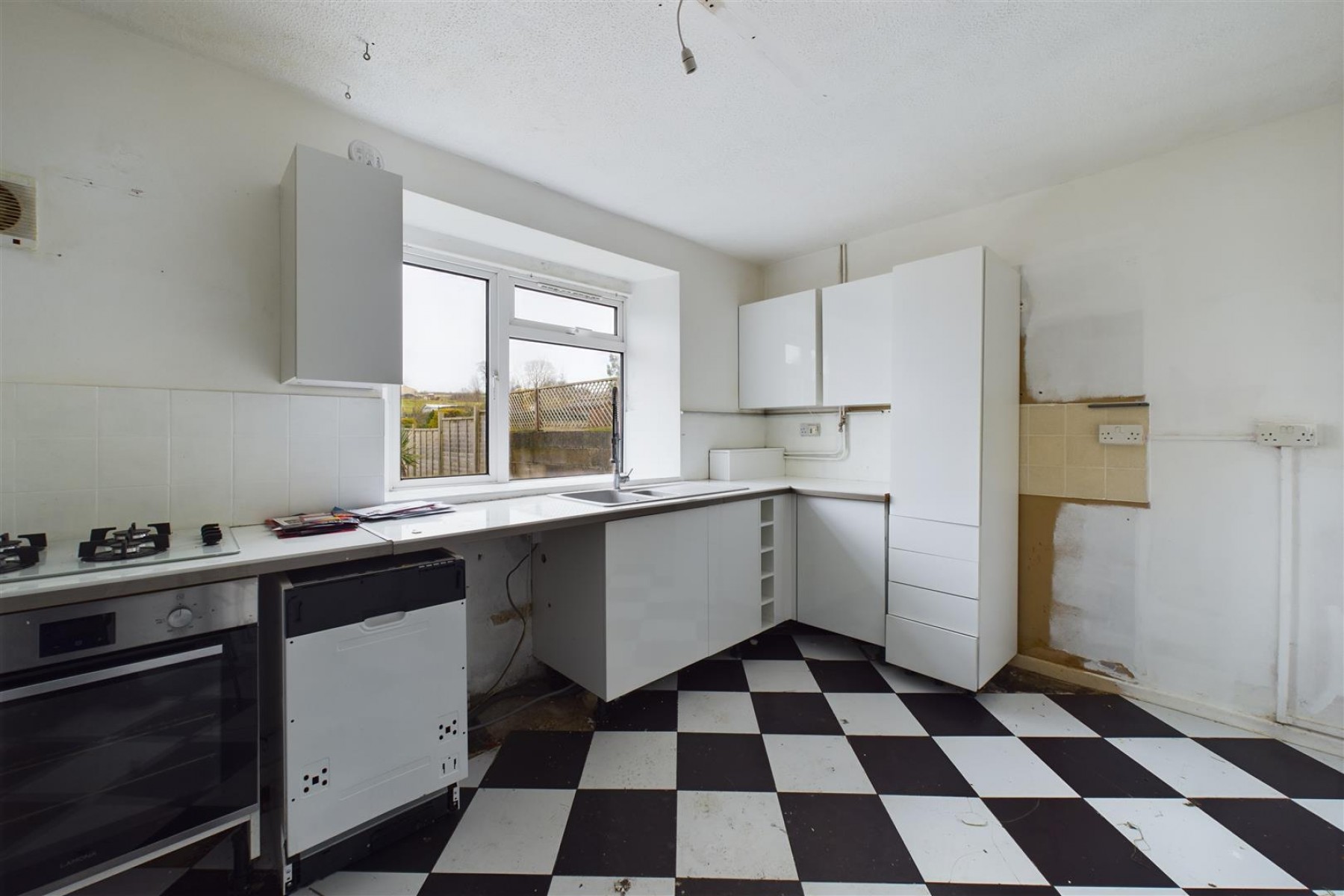 UPDATING | LARGE GARDEN | SHEPTON MALLET, 3 bedroom, House - Terraced - 33627035