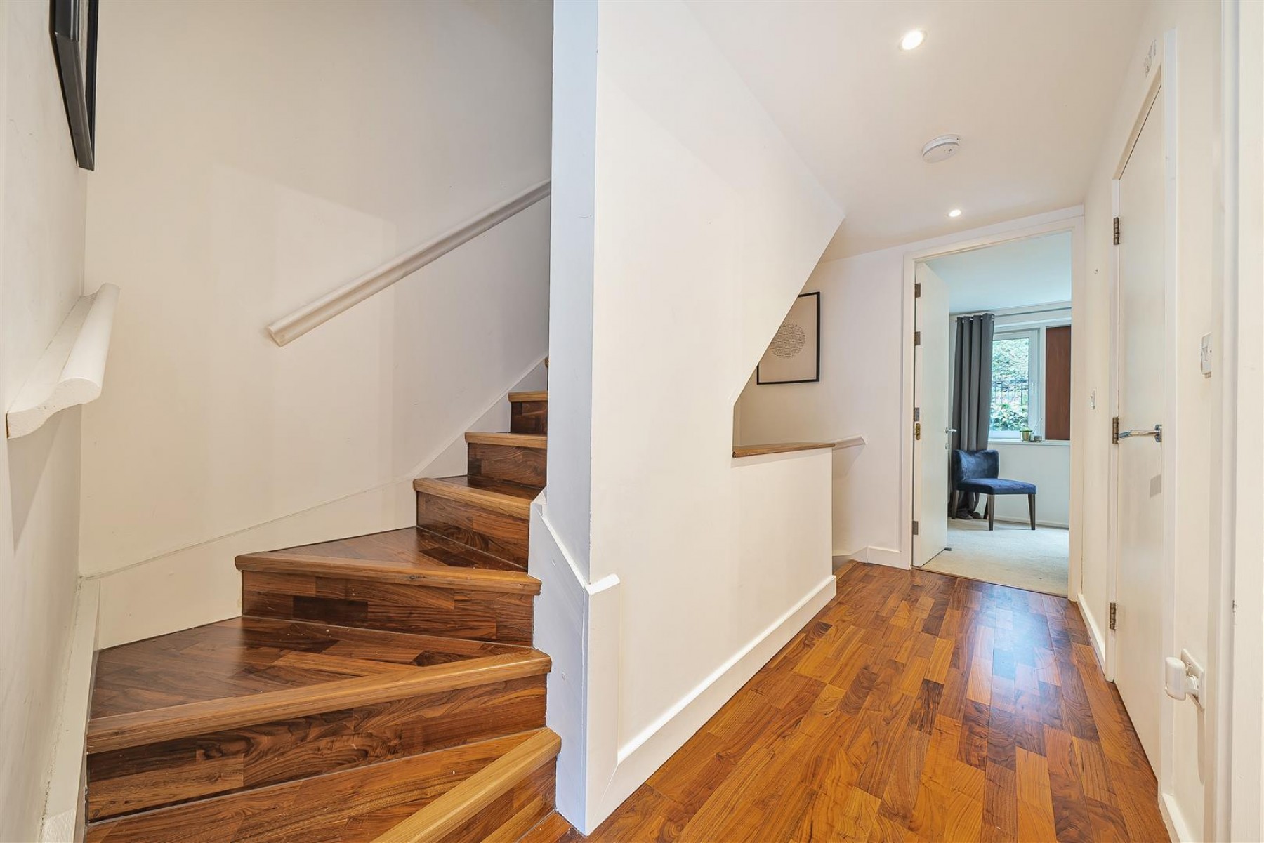 Gorse Lane, Clifton, 4 bedroom, House - 33541999