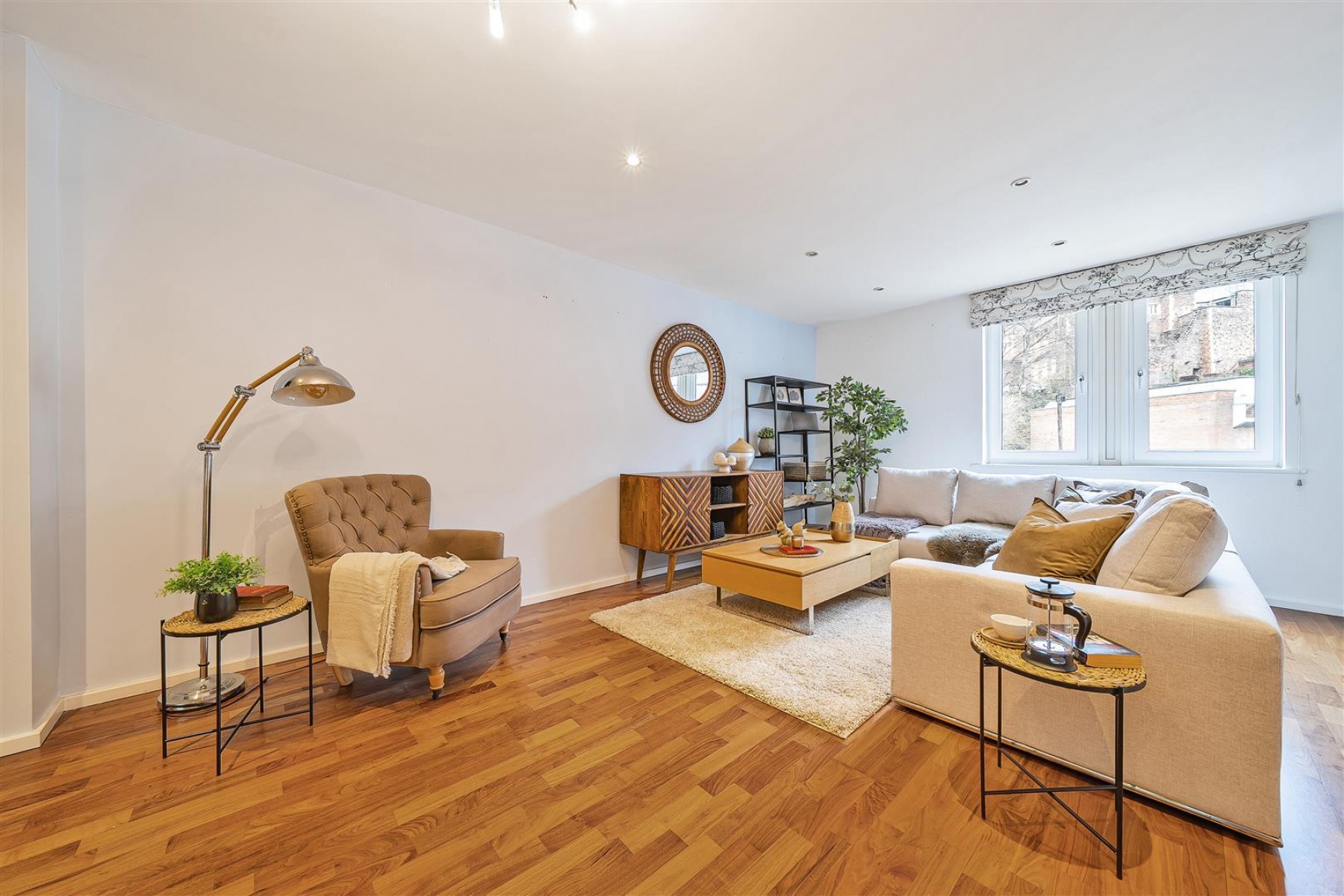 Gorse Lane, Clifton, 4 bedroom, House - 33541999