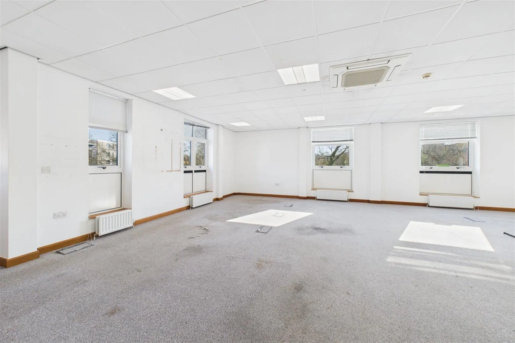 COMMERCIAL | REDUCED | BS16, Commercial - 33724743