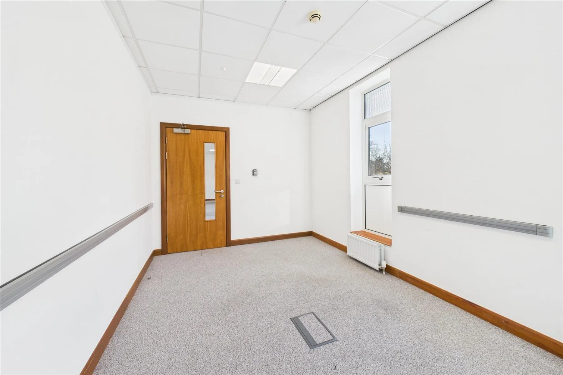 COMMERCIAL | REDUCED | BS16, Commercial - 33724743