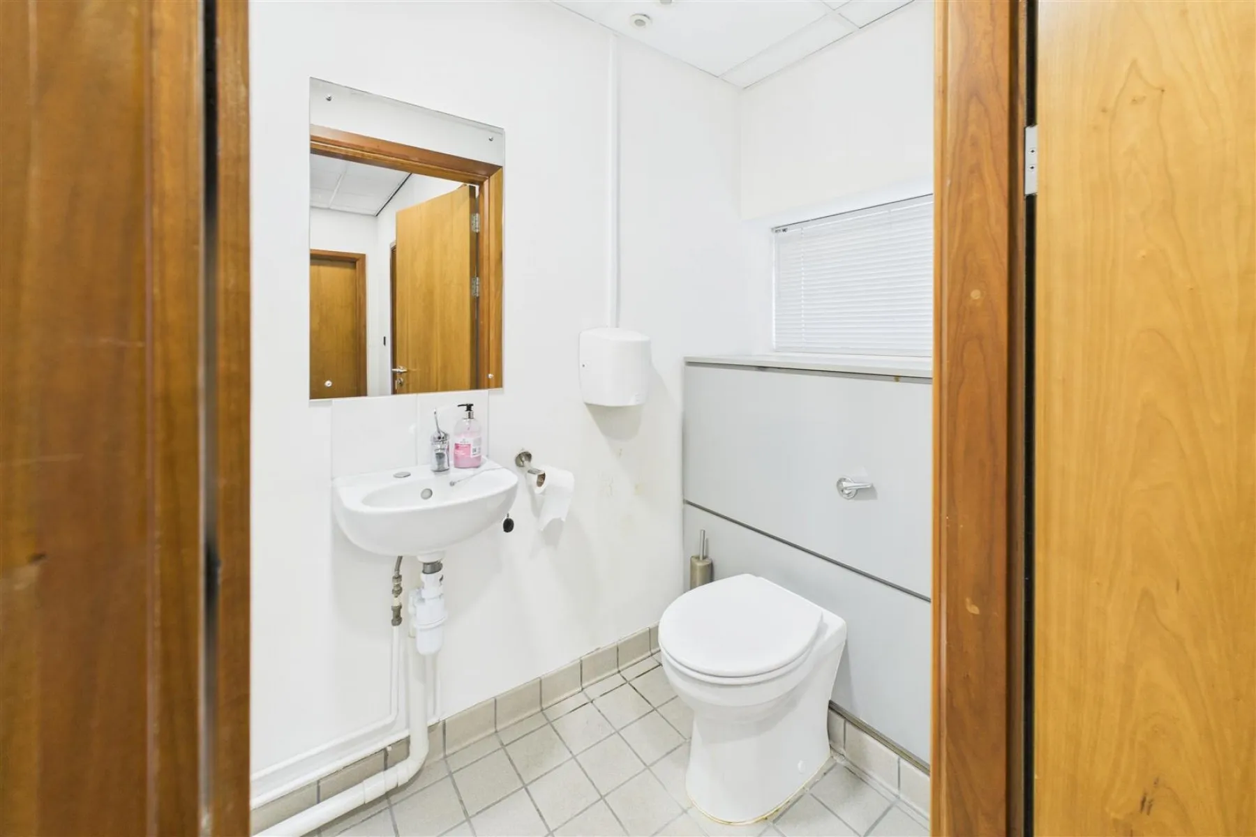 COMMERCIAL | REDUCED | BS16, Commercial - 33724743
