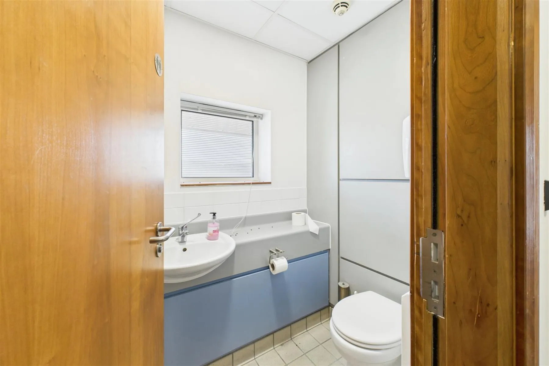 COMMERCIAL | REDUCED | BS16, Commercial - 33724743