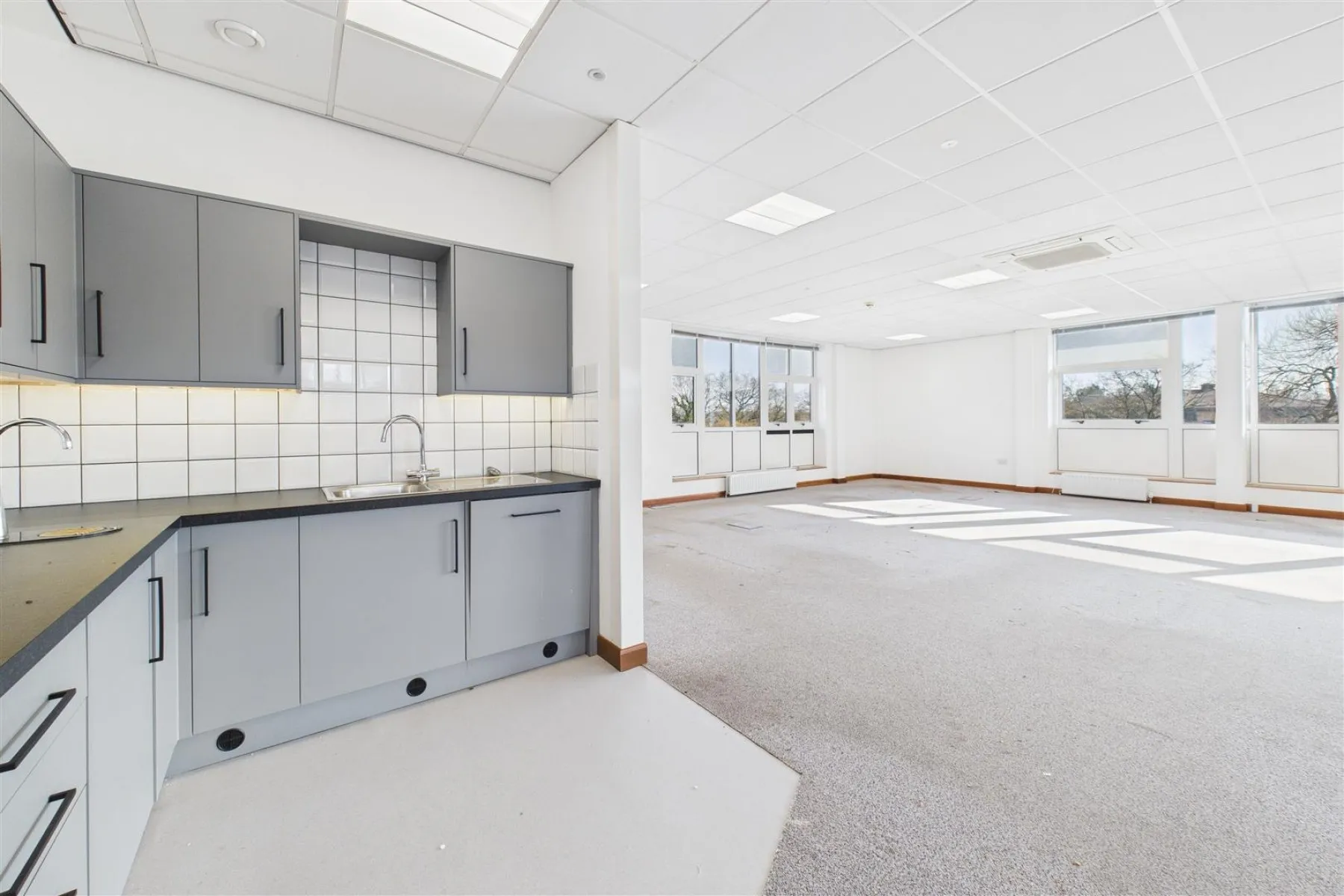 COMMERCIAL | REDUCED | BS16, Commercial - 33724743