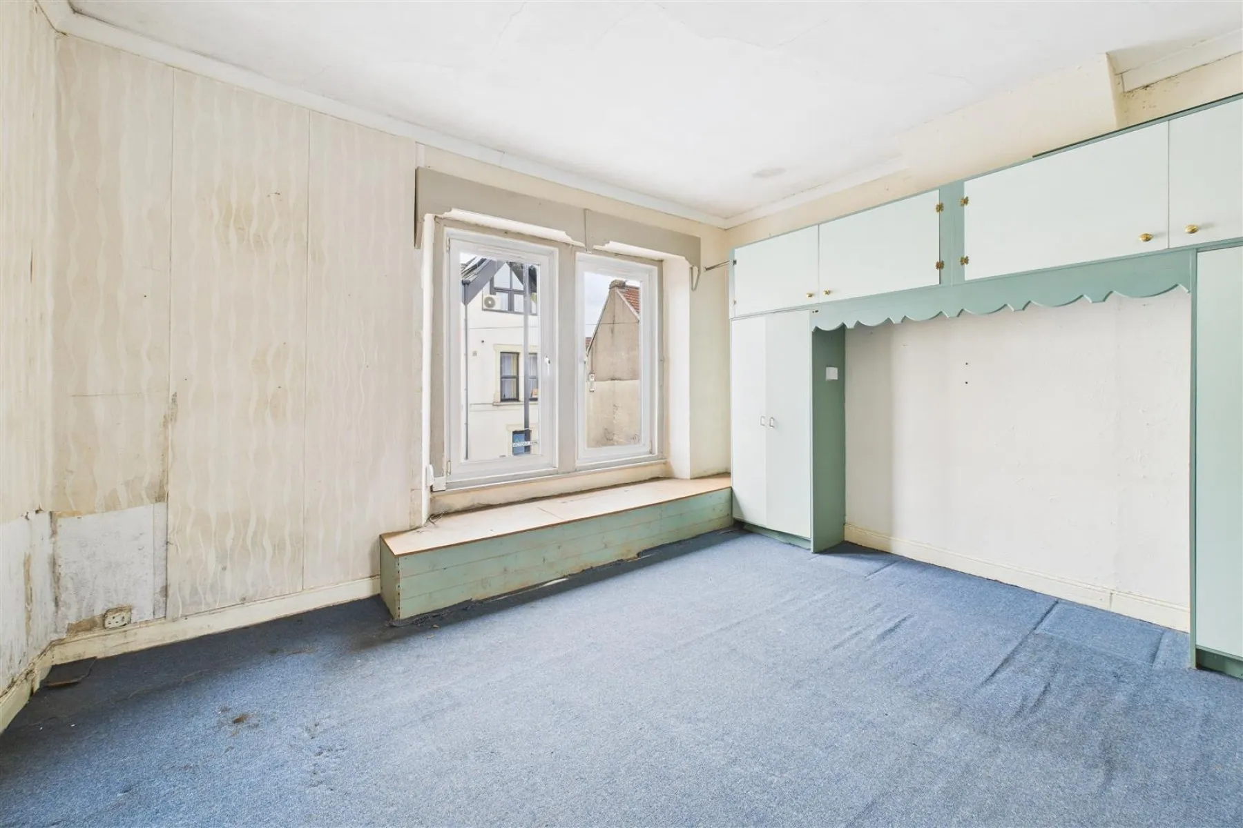 MIXED USE | UPDATING | KINGSWOOD, 2 bedroom, Commercial - 33754177