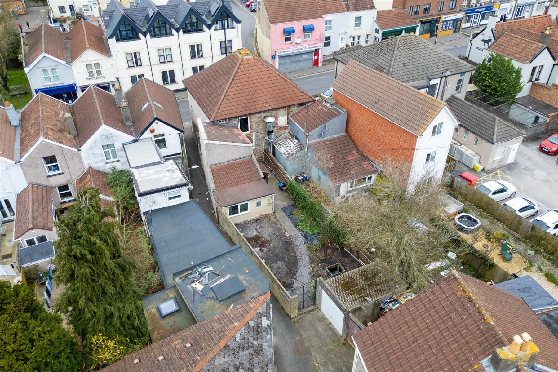 MIXED USE | UPDATING | KINGSWOOD, 2 bedroom, Commercial - 33754177