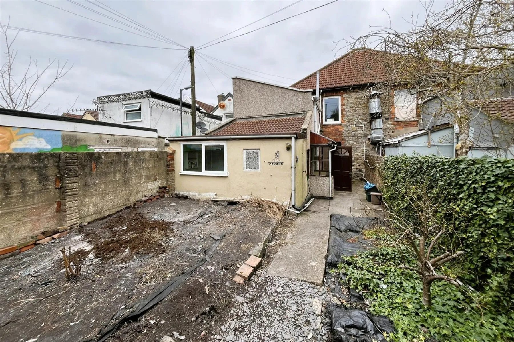 MIXED USE | UPDATING | KINGSWOOD, 2 bedroom, Commercial - 33754177