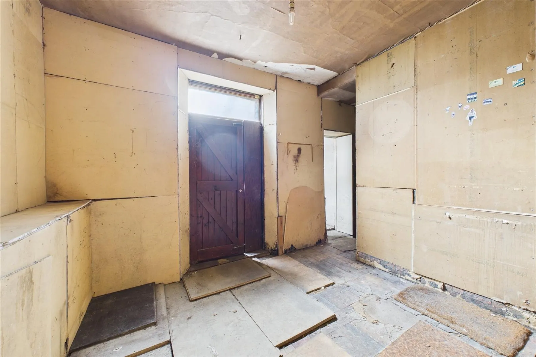 MIXED USE | UPDATING | KINGSWOOD, 2 bedroom, Commercial - 33754177