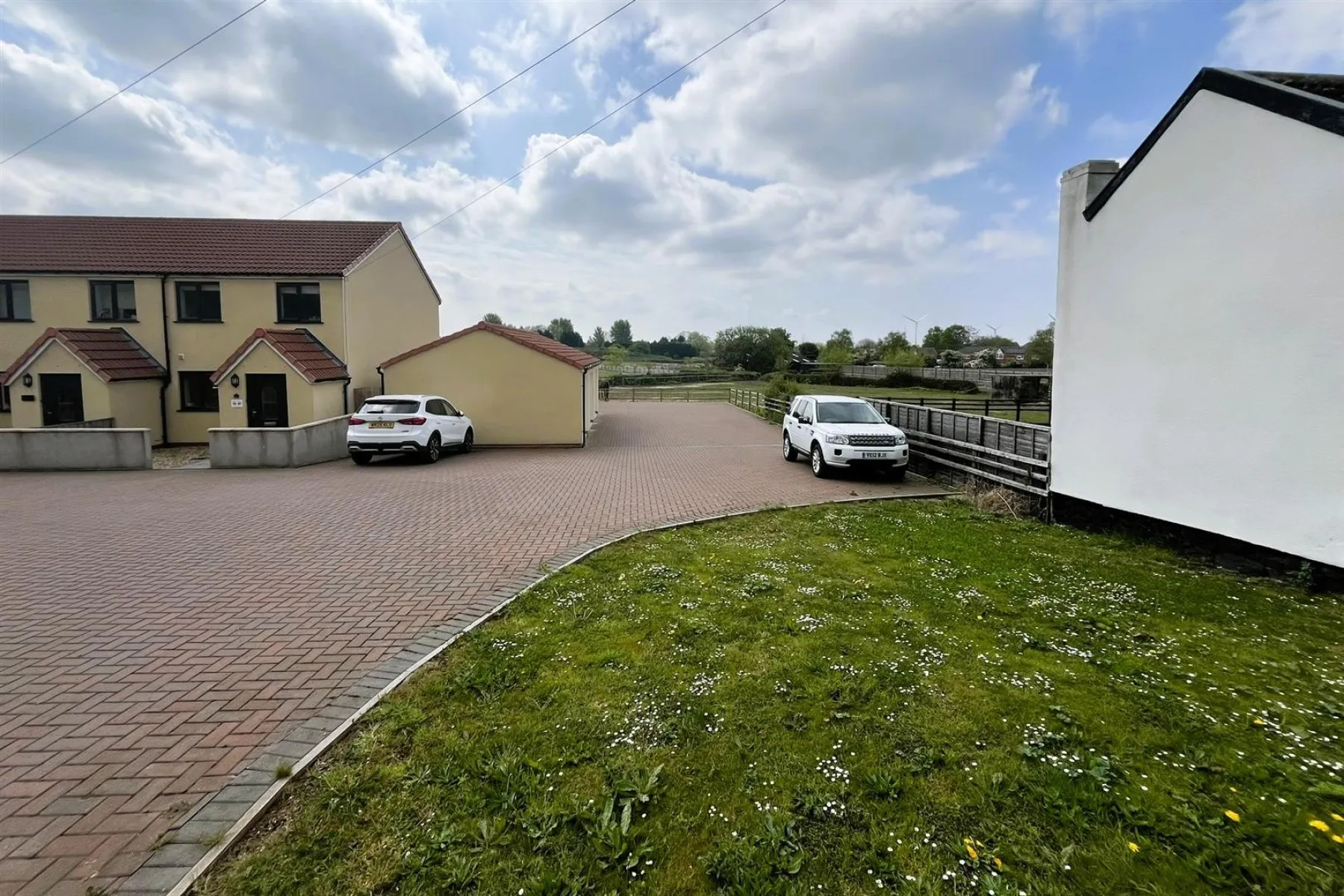 0.87 ACRES | HALLEN, Land - 33849105