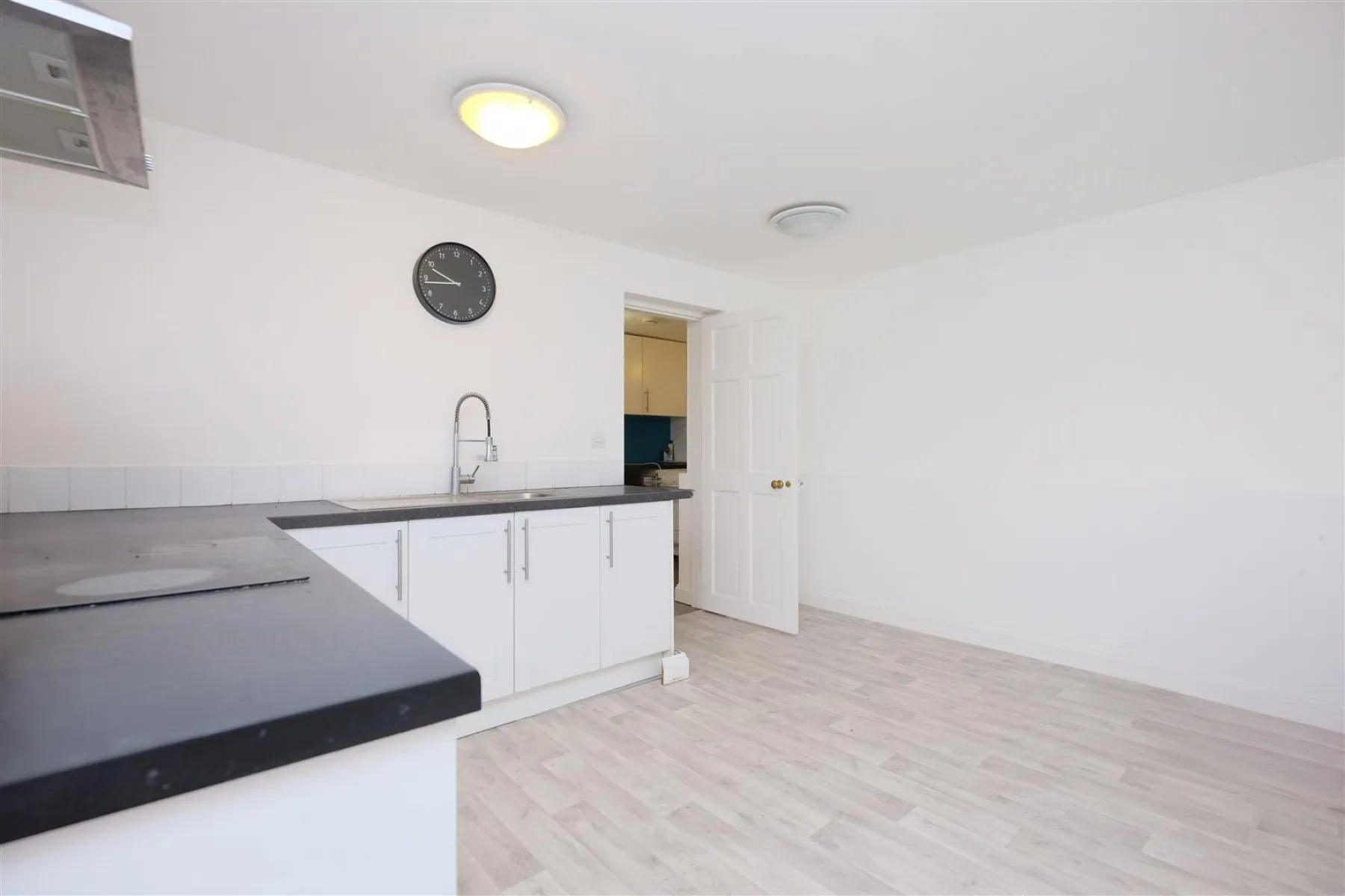 GARDEN FLAT | CASH BUYERS ONLY | REDLAND, 1 bedroom, Flat - 33775102
