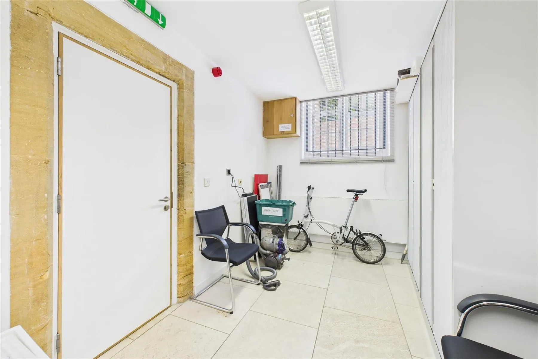 COMMERCIAL | TAUNTON, 2 bedroom, House - 33828333