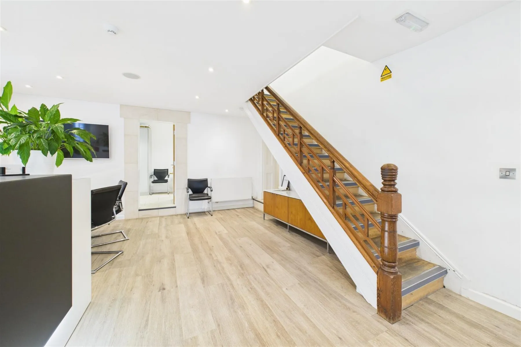 COMMERCIAL | TAUNTON, 2 bedroom, House - 33828333