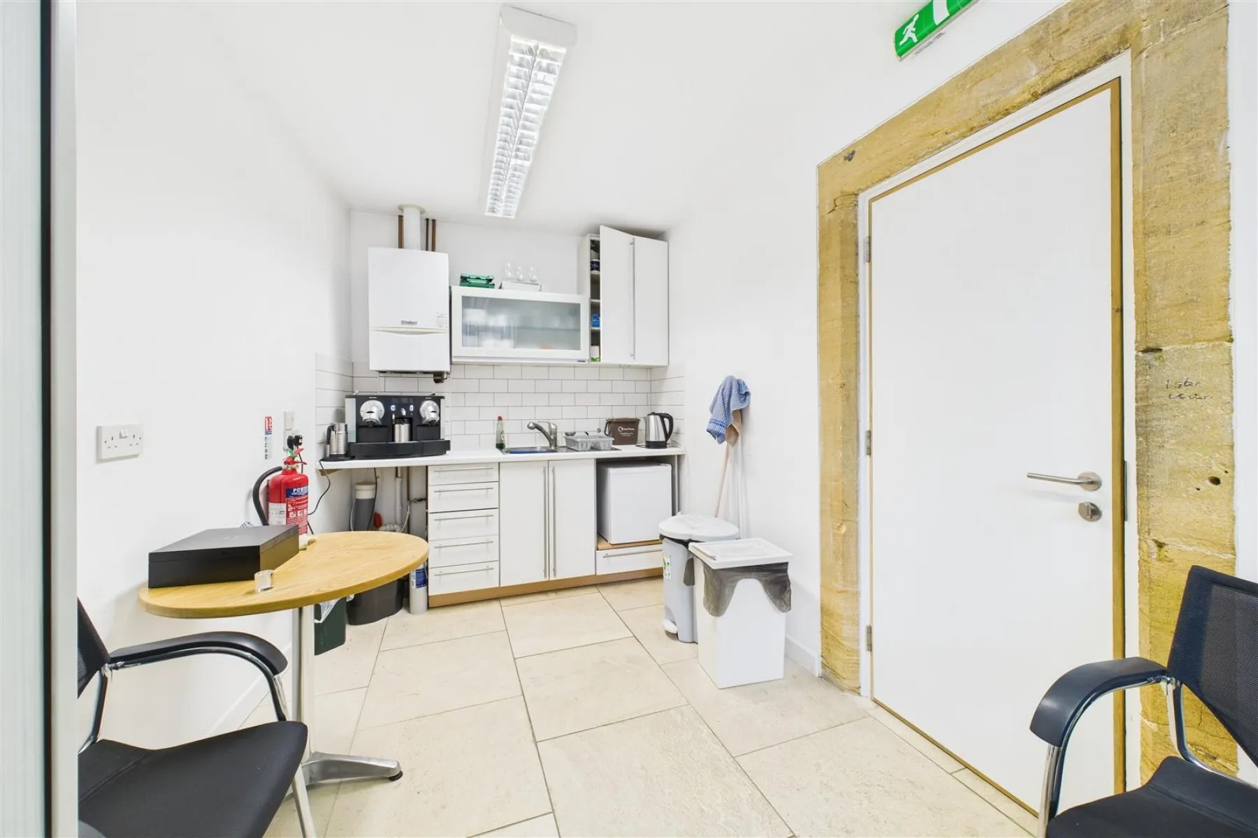 COMMERCIAL | TAUNTON, 2 bedroom, House - 33828333