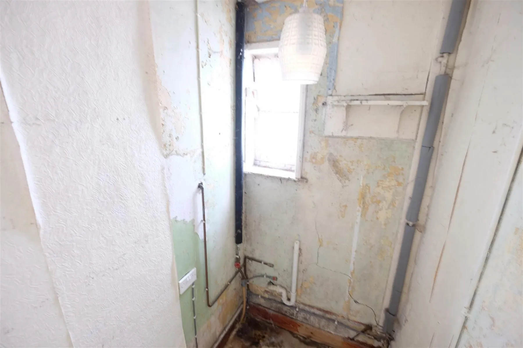 BUNGALOW FOR MODERNISATION, 2 bedroom, Bungalow - Detached - 27664246