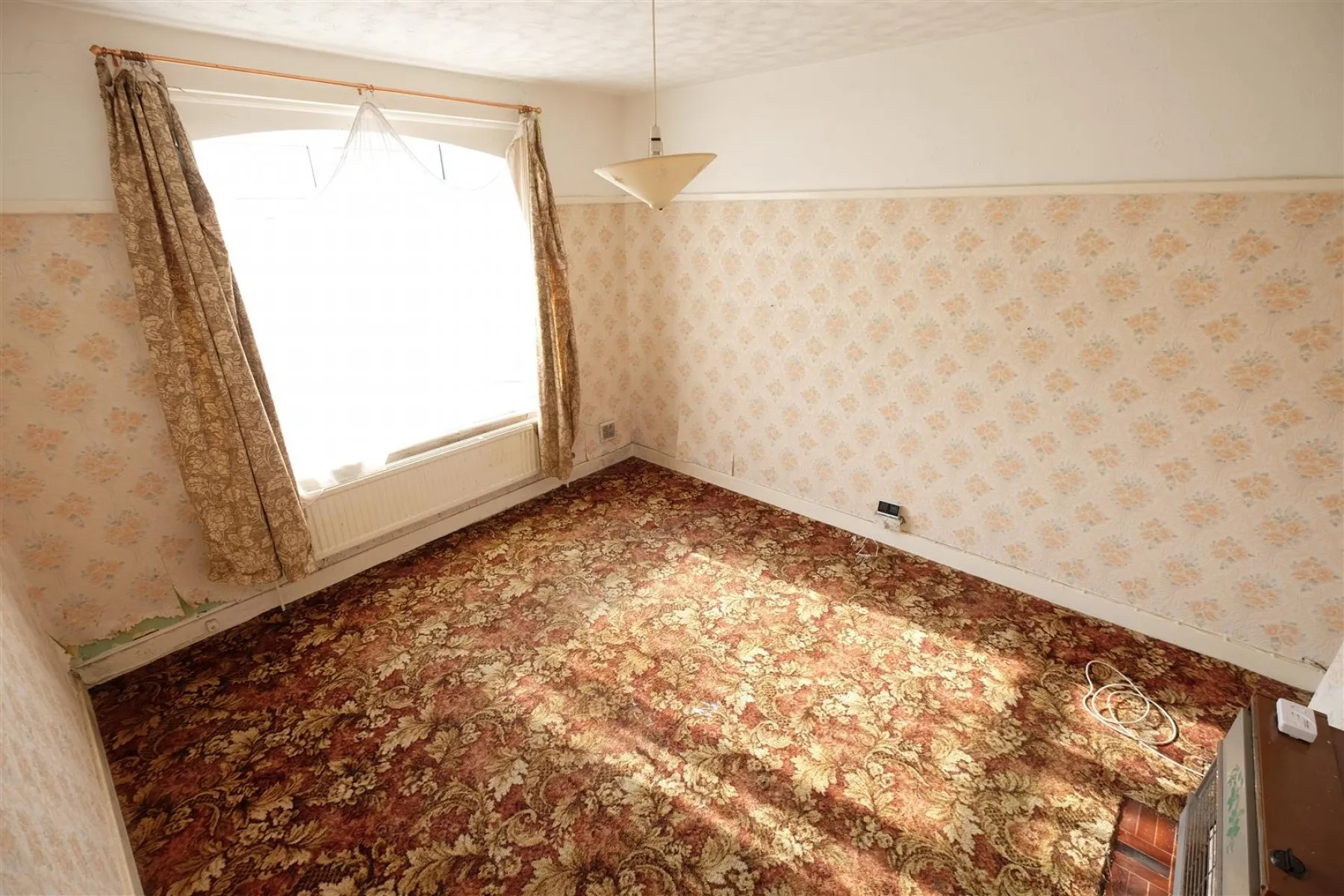 BUNGALOW FOR MODERNISATION, 2 bedroom, Bungalow - Detached - 27664246