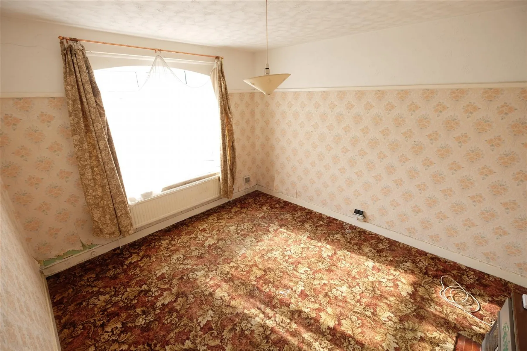 BUNGALOW FOR MODERNISATION, 2 bedroom, Bungalow - Detached - 27664246