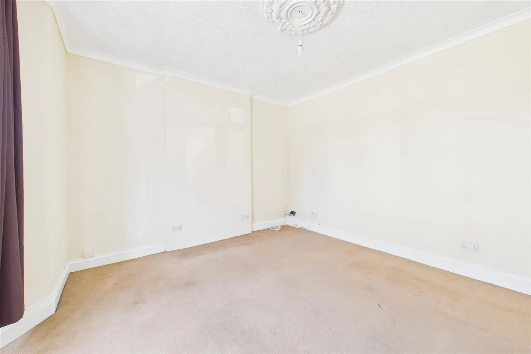 DETACHED | UPDATING | KINGSWOOD, 3 bedroom, House - Detached - 33783486
