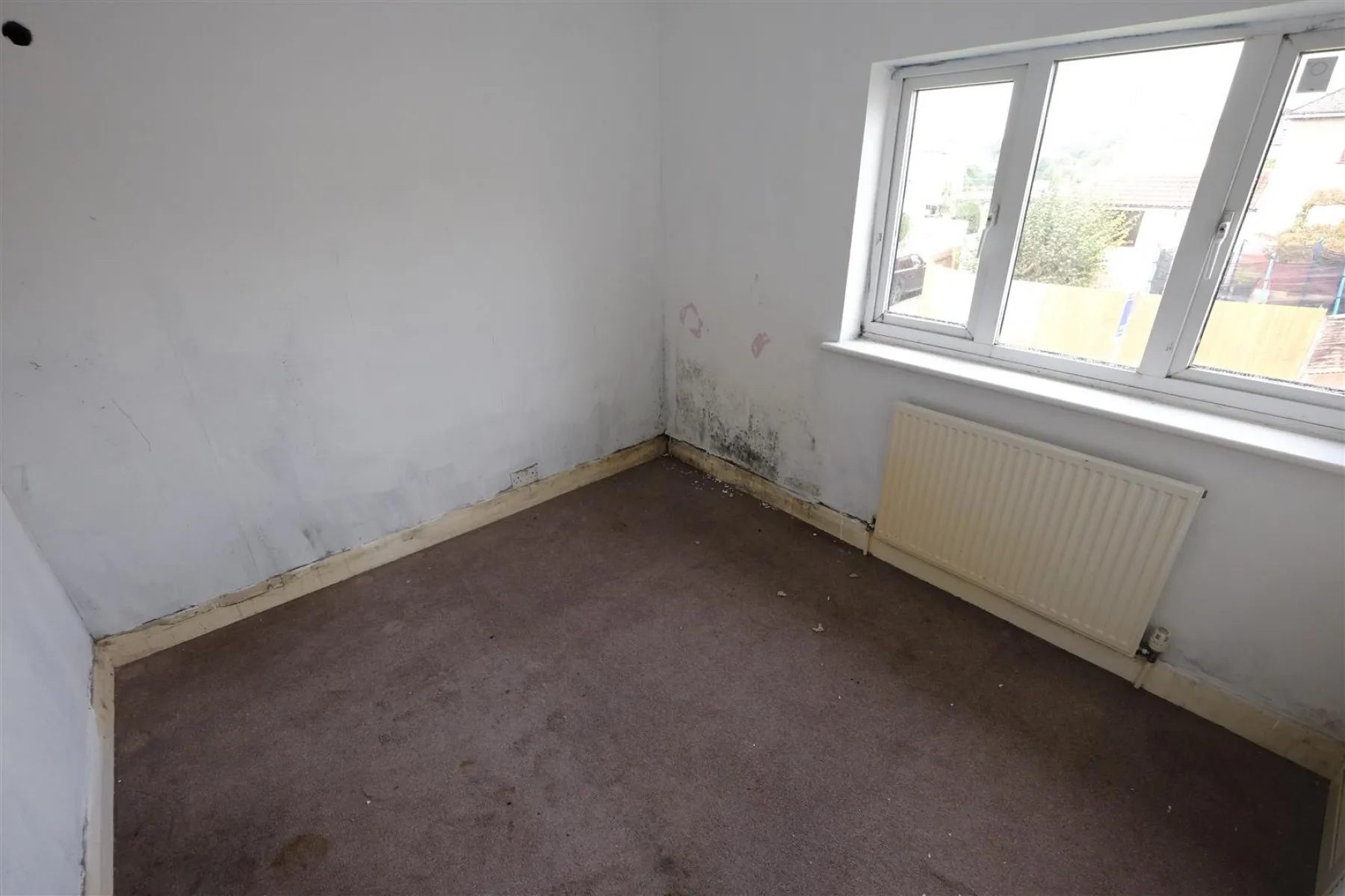 HOUSE WITH POTENTIAL - DURSLEY, 2 bedroom, House - Semi-Detached - 29181111