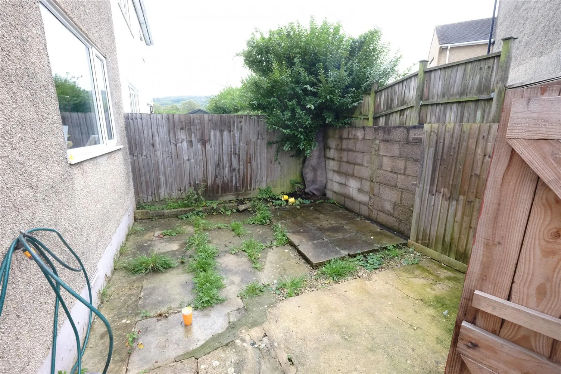 HOUSE WITH POTENTIAL - DURSLEY, 2 bedroom, House - Semi-Detached - 29181111