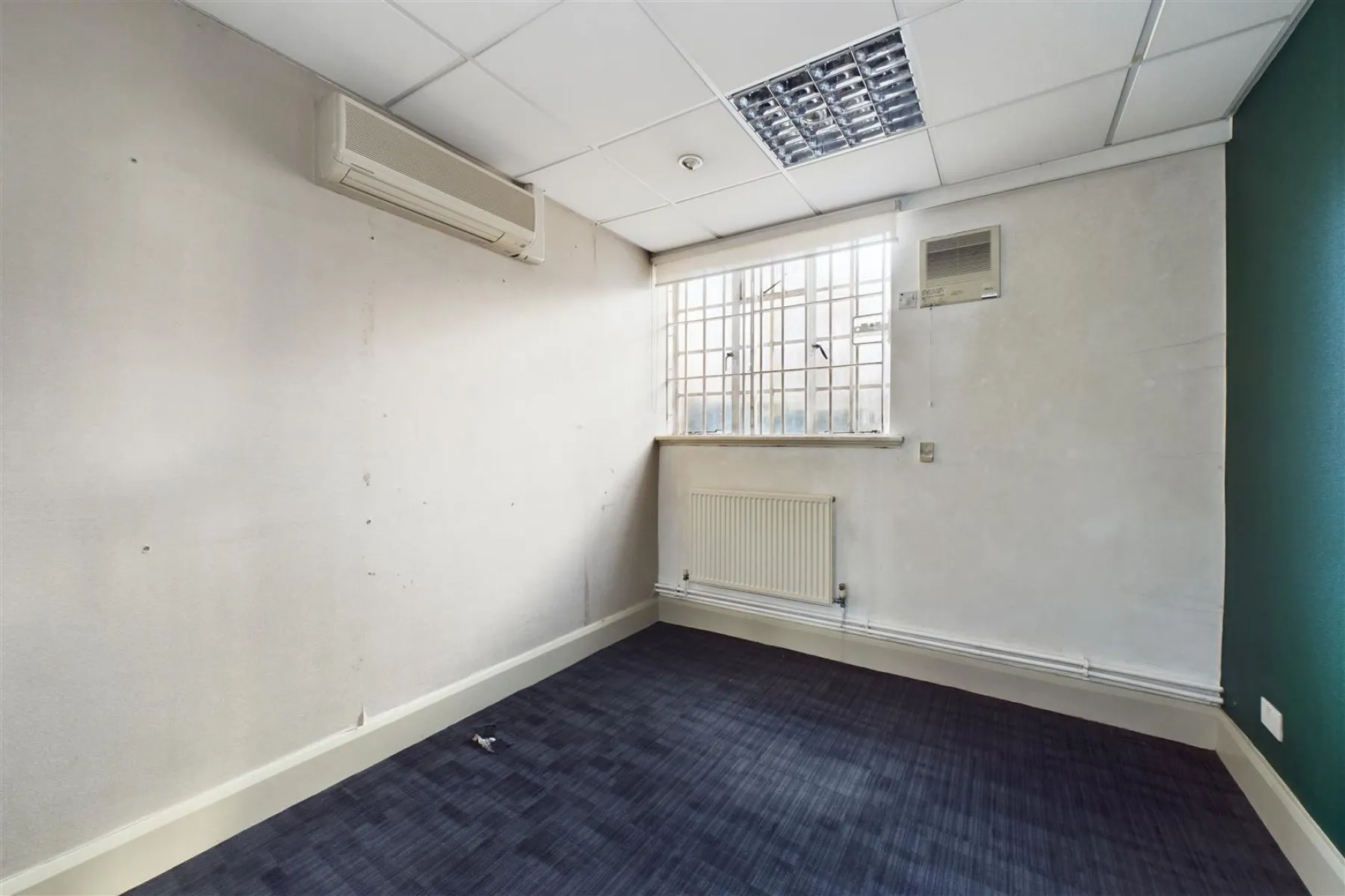 DEVELOPMENT | PONTYPOOL, 12 bedroom, Flat - 33792555