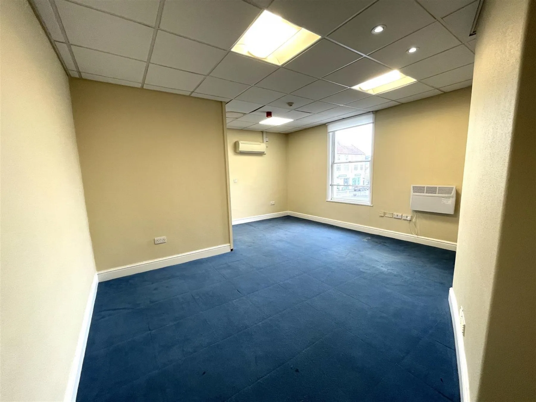 RESI PLANNING | WESTBURY VILLAGE, 6 bedroom, House - 33938046