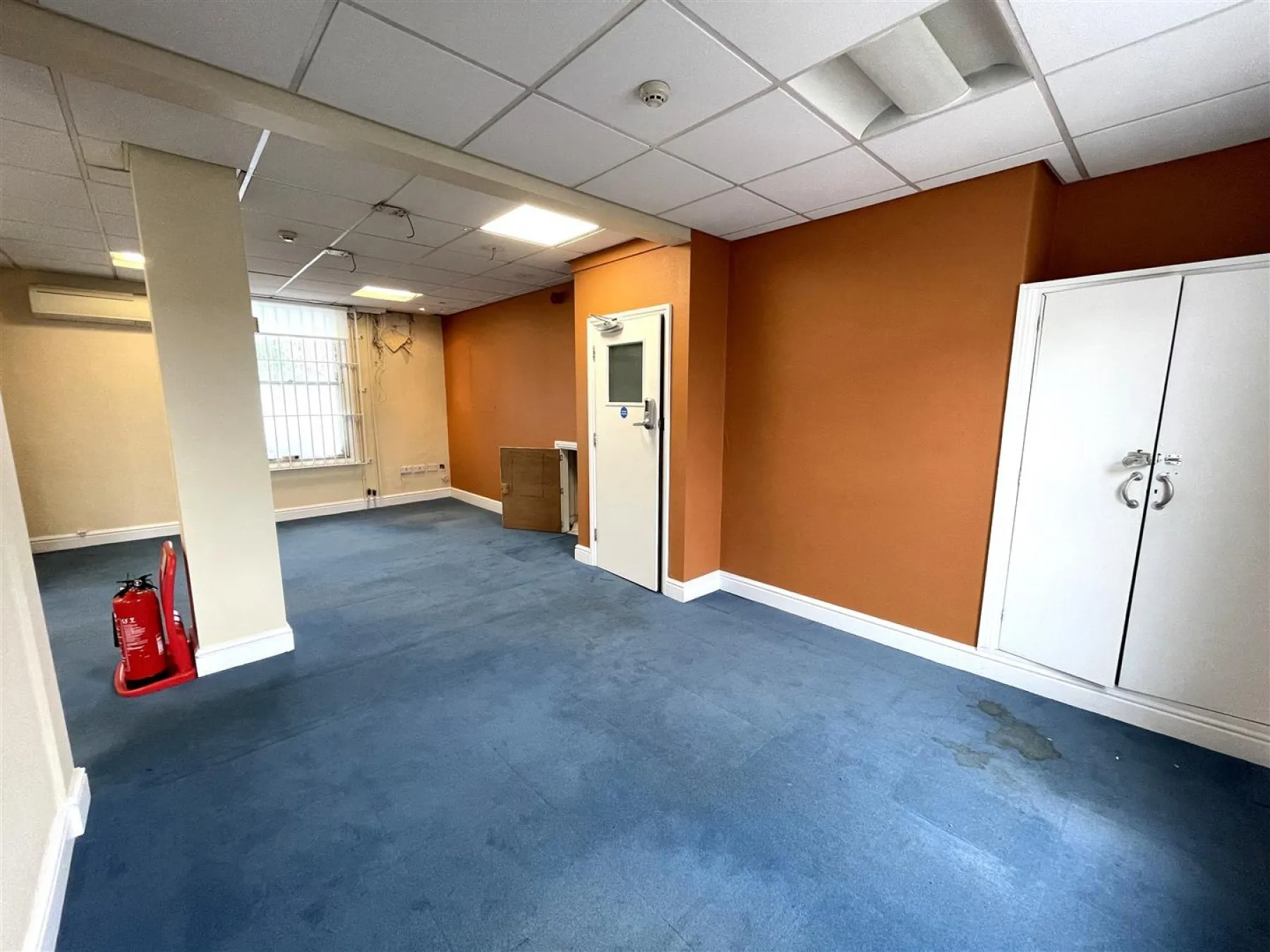 RESI PLANNING | WESTBURY VILLAGE, 6 bedroom, House - 33938046