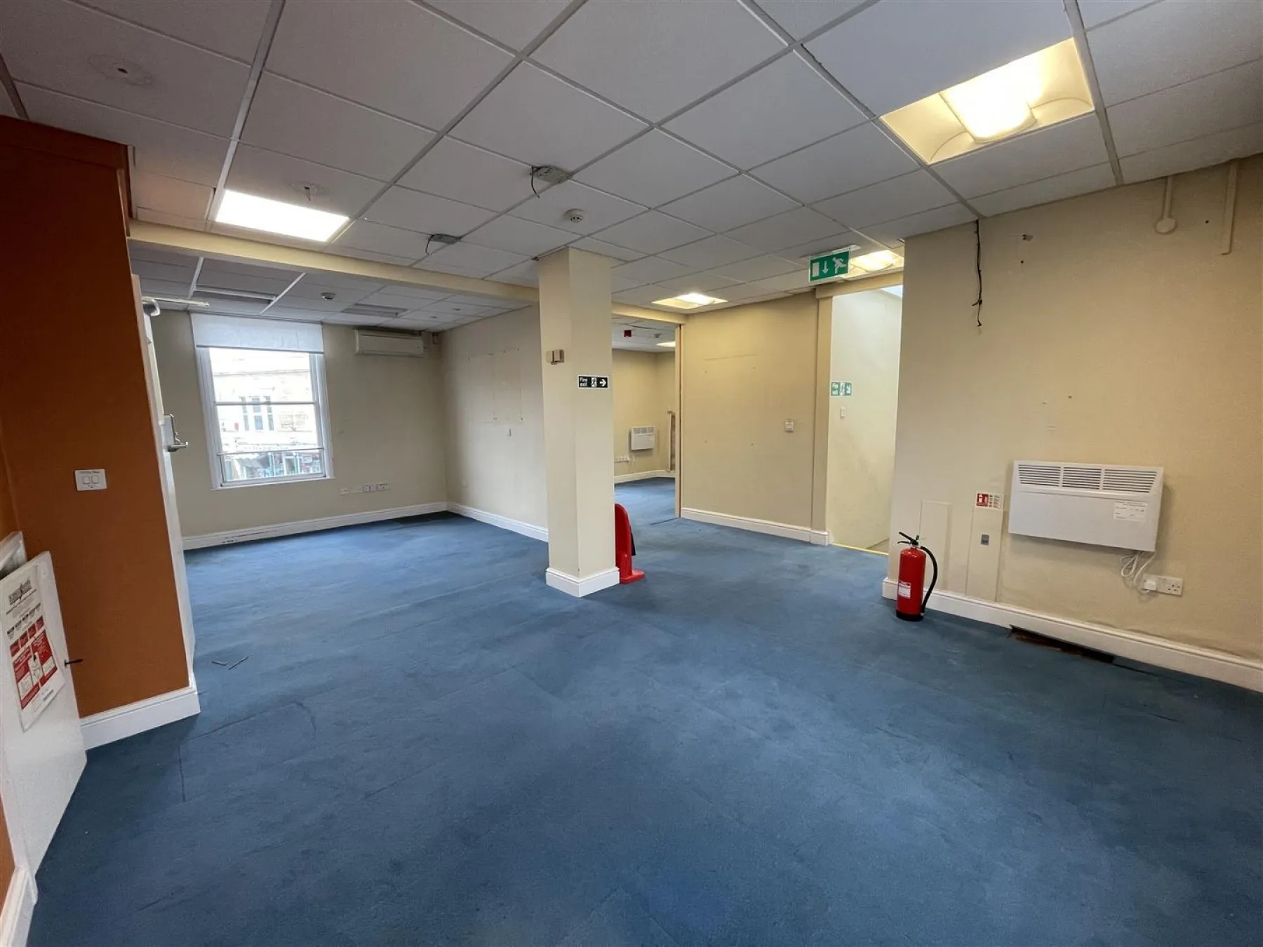 RESI PLANNING | WESTBURY VILLAGE, 6 bedroom, House - 33938046