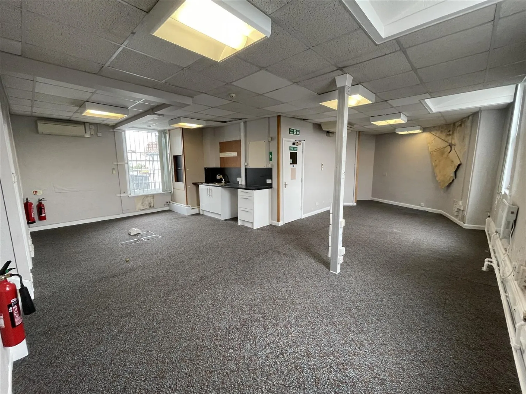 RESI PLANNING | WESTBURY VILLAGE, 6 bedroom, House - 33938046