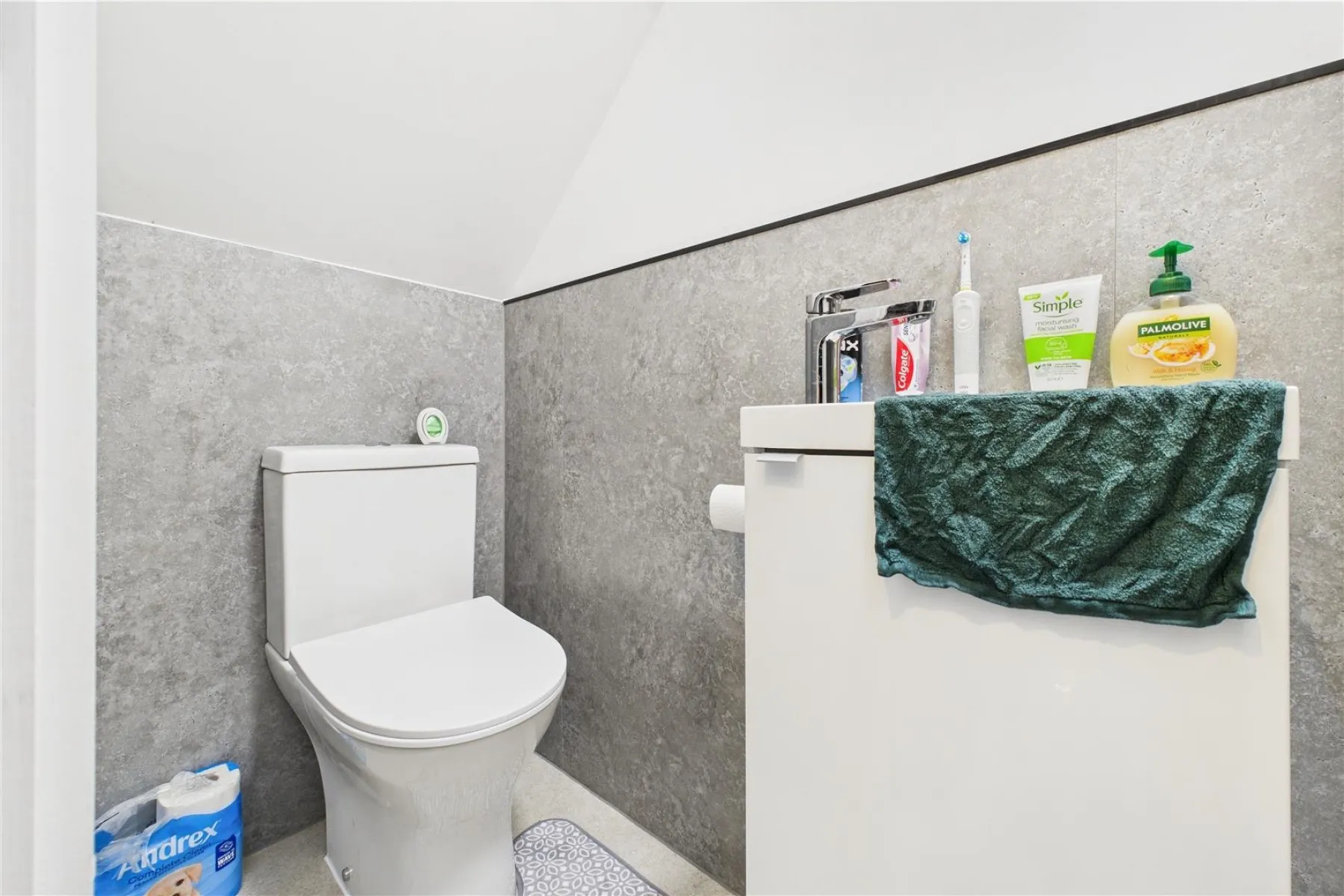 RESI INVESTMENT | £62,808 PA, 7 bedroom, House - 33866090