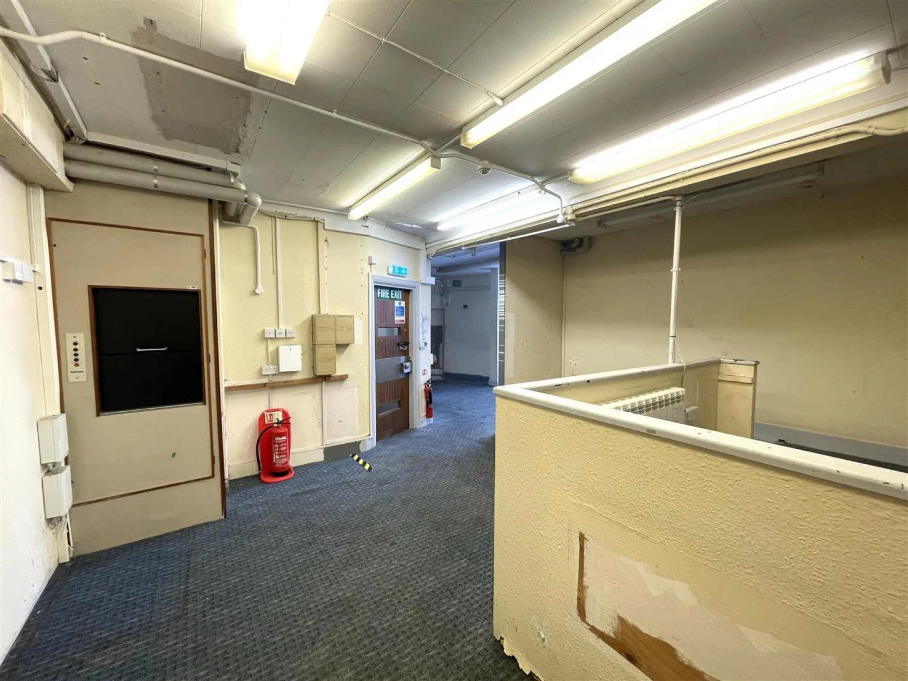 RESI PLANNING | WESTBURY VILLAGE, 6 bedroom, Commercial - 33938051