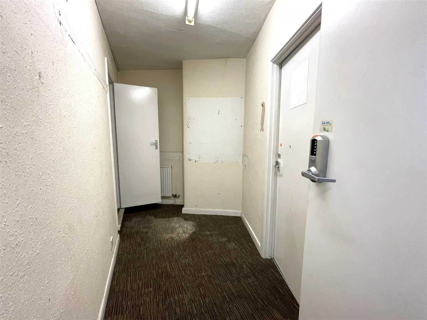 RESI PLANNING | WESTBURY VILLAGE, 6 bedroom, Commercial - 33938051