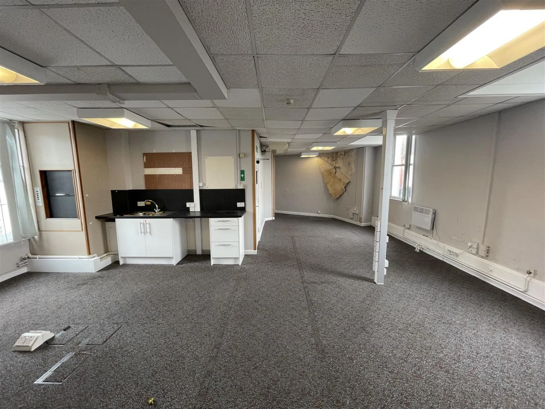 RESI PLANNING | WESTBURY VILLAGE, 6 bedroom, Commercial - 33938051