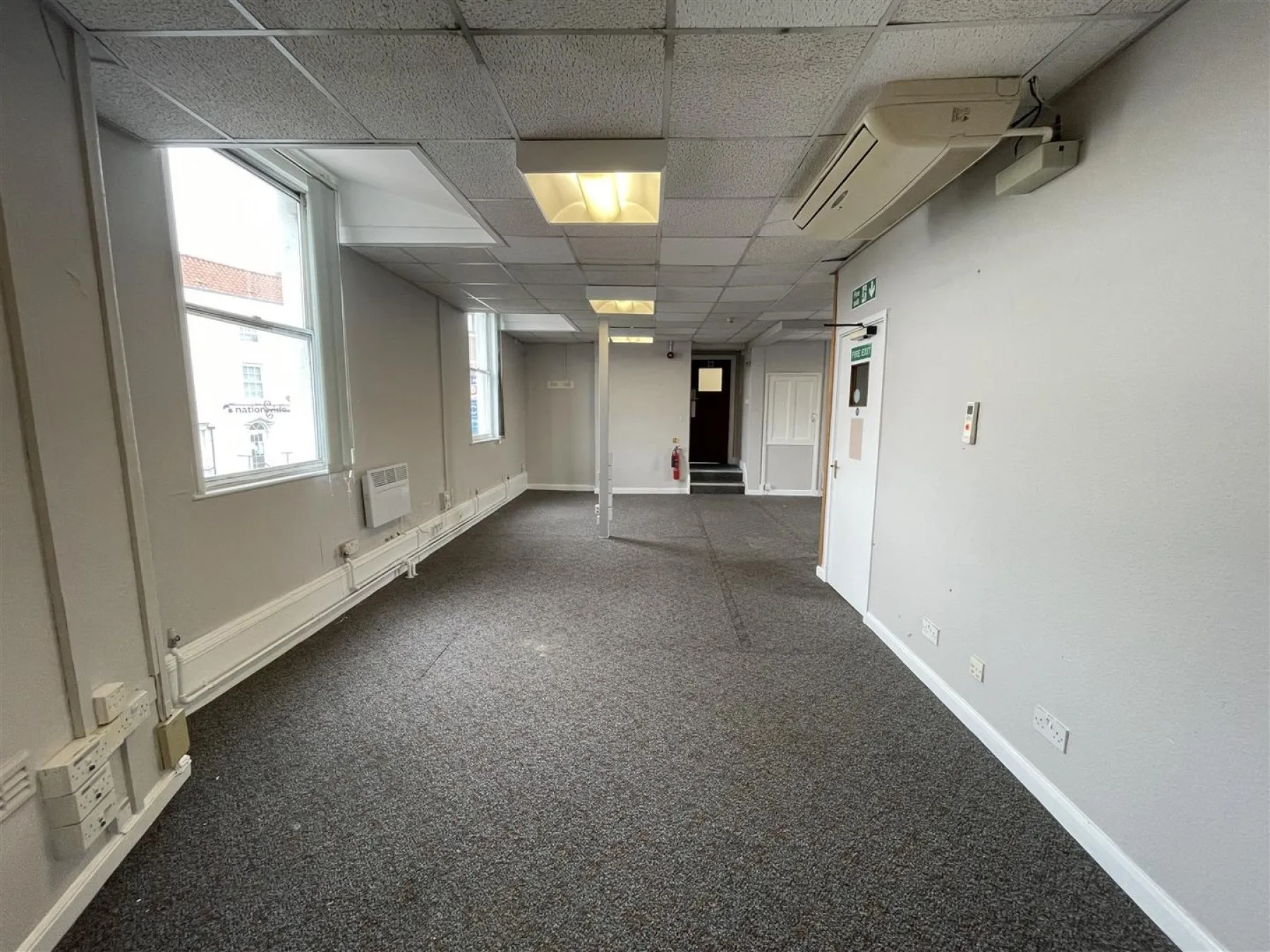 RESI PLANNING | WESTBURY VILLAGE, 6 bedroom, Commercial - 33938051