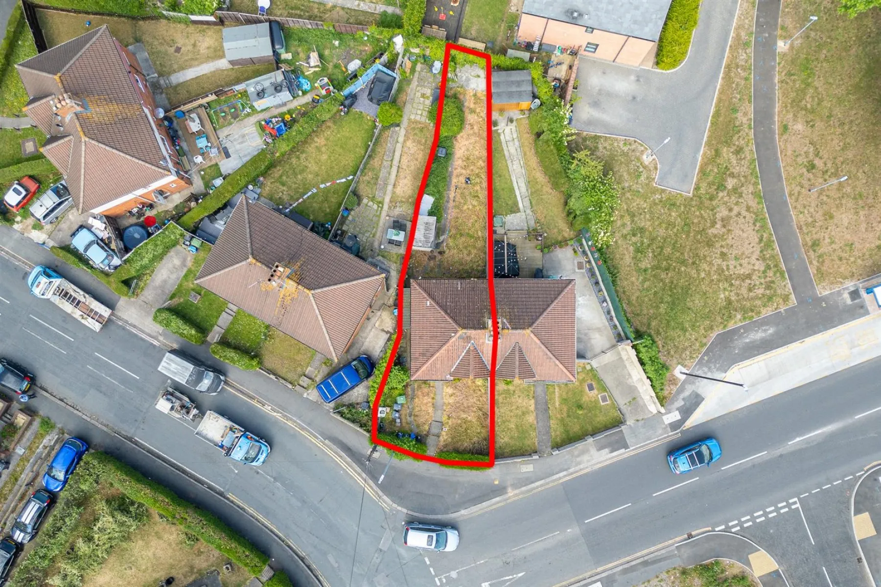 SEMI | BASIC UPDATING | BS4, 3 bedroom, House - Semi-Detached - 33920243
