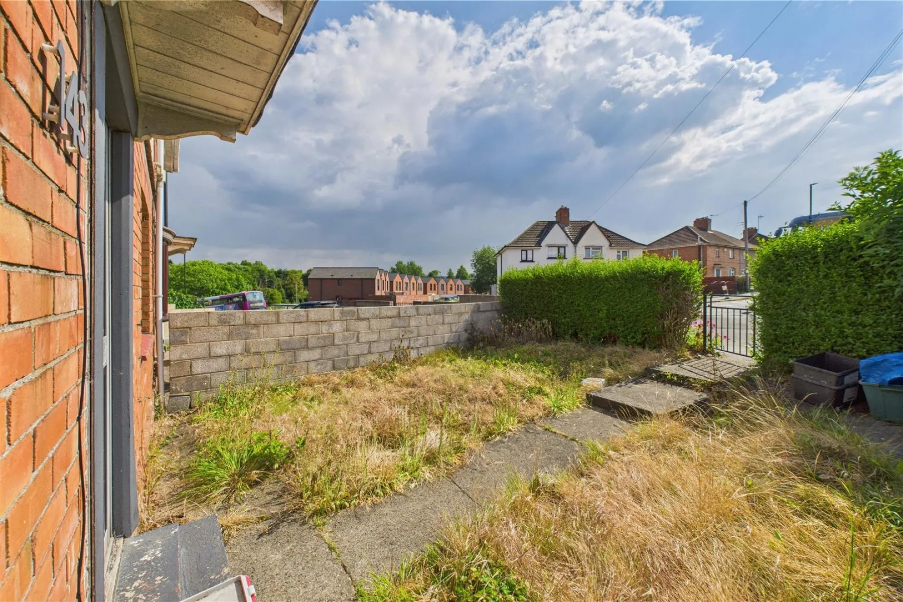 SEMI | BASIC UPDATING | BS4, 3 bedroom, House - Semi-Detached - 33920243