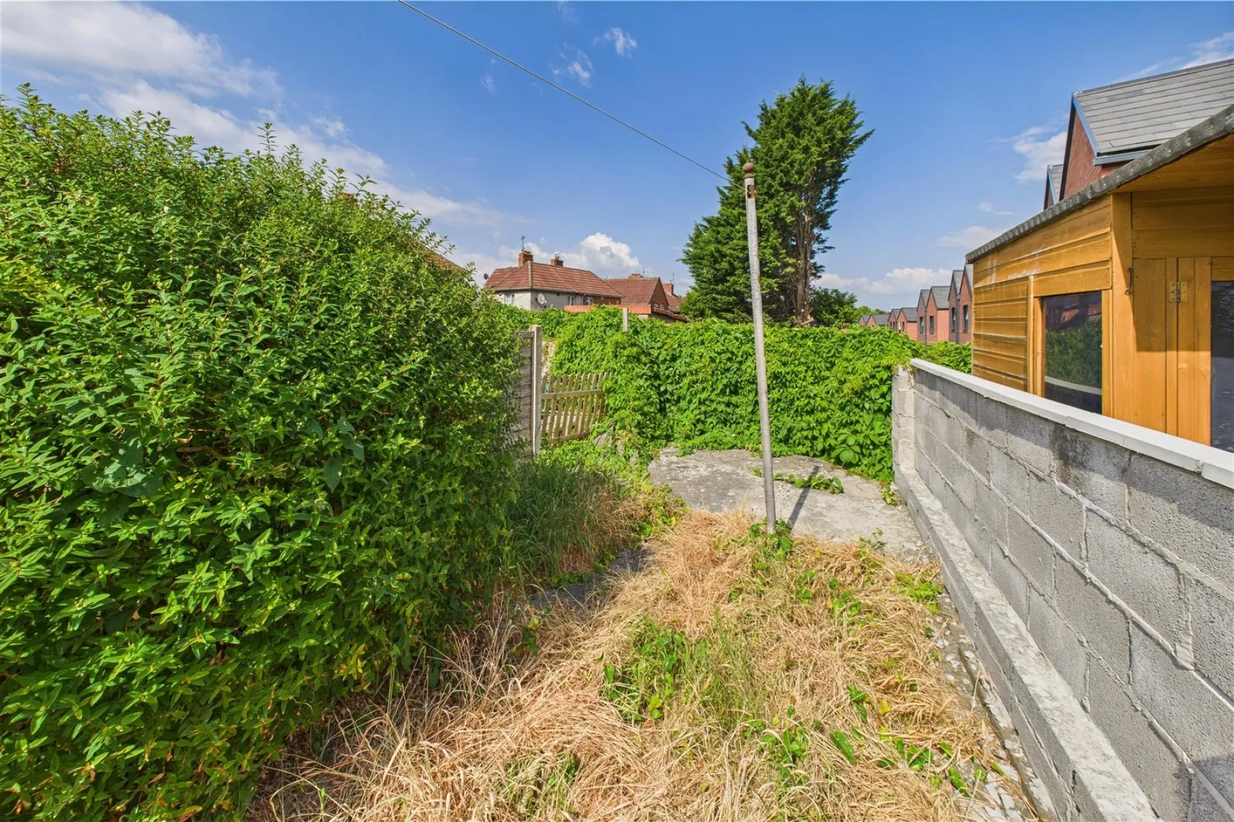 SEMI | BASIC UPDATING | BS4, 3 bedroom, House - Semi-Detached - 33920243