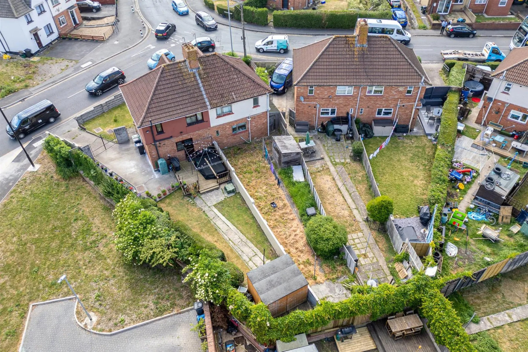 SEMI | BASIC UPDATING | BS4, 3 bedroom, House - Semi-Detached - 33920243