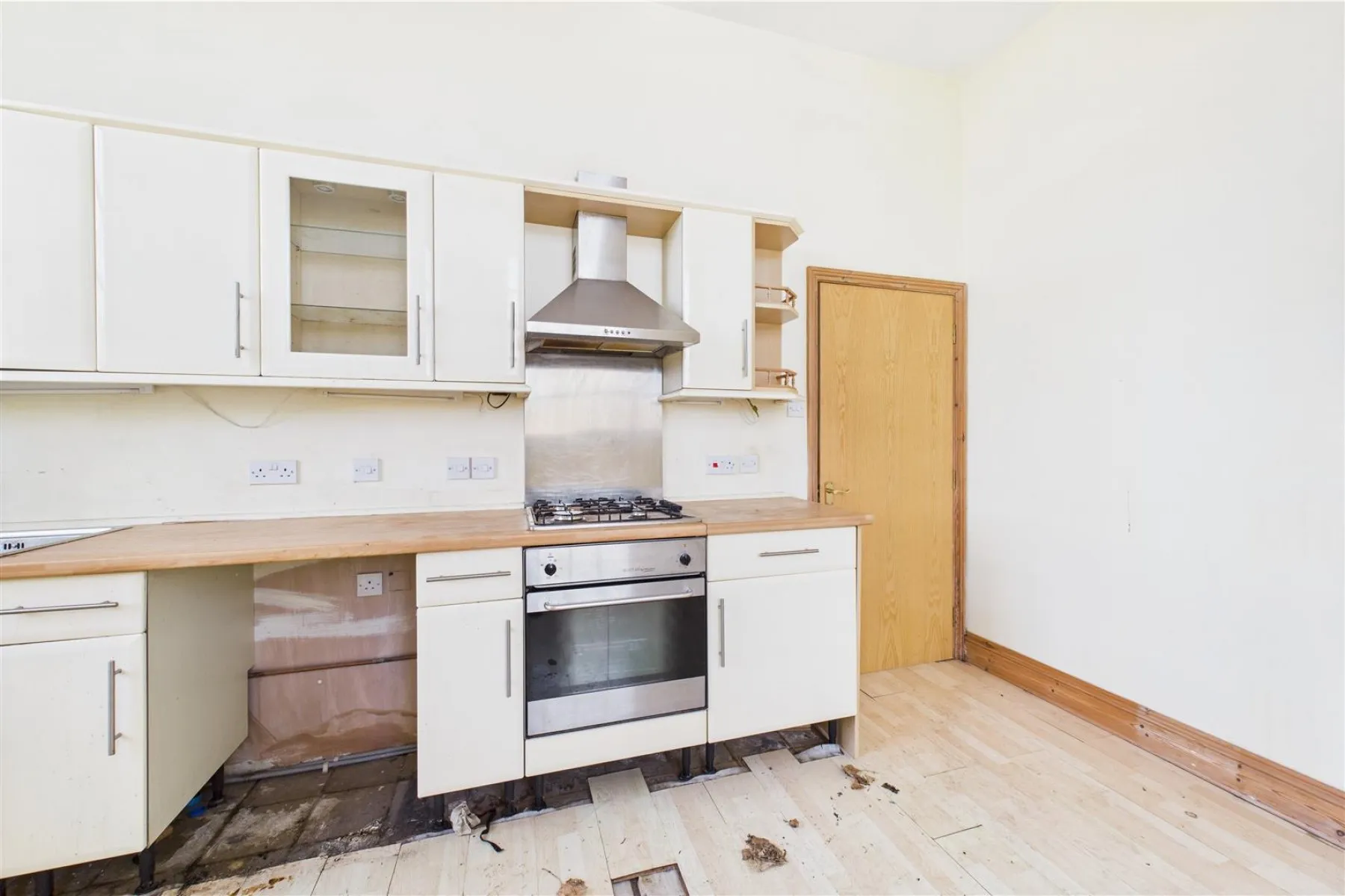 CASH BUYERS ONLY | FISHPONDS, 2 bedroom, Flat - 33972505