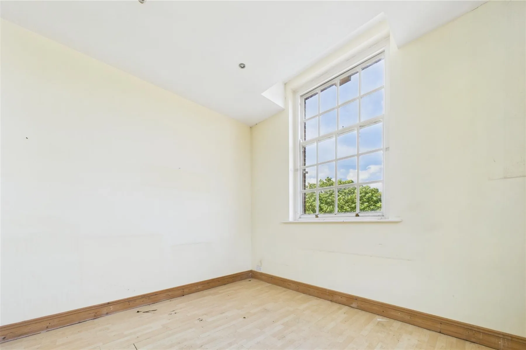 CASH BUYERS ONLY | FISHPONDS, 2 bedroom, Flat - 33972505