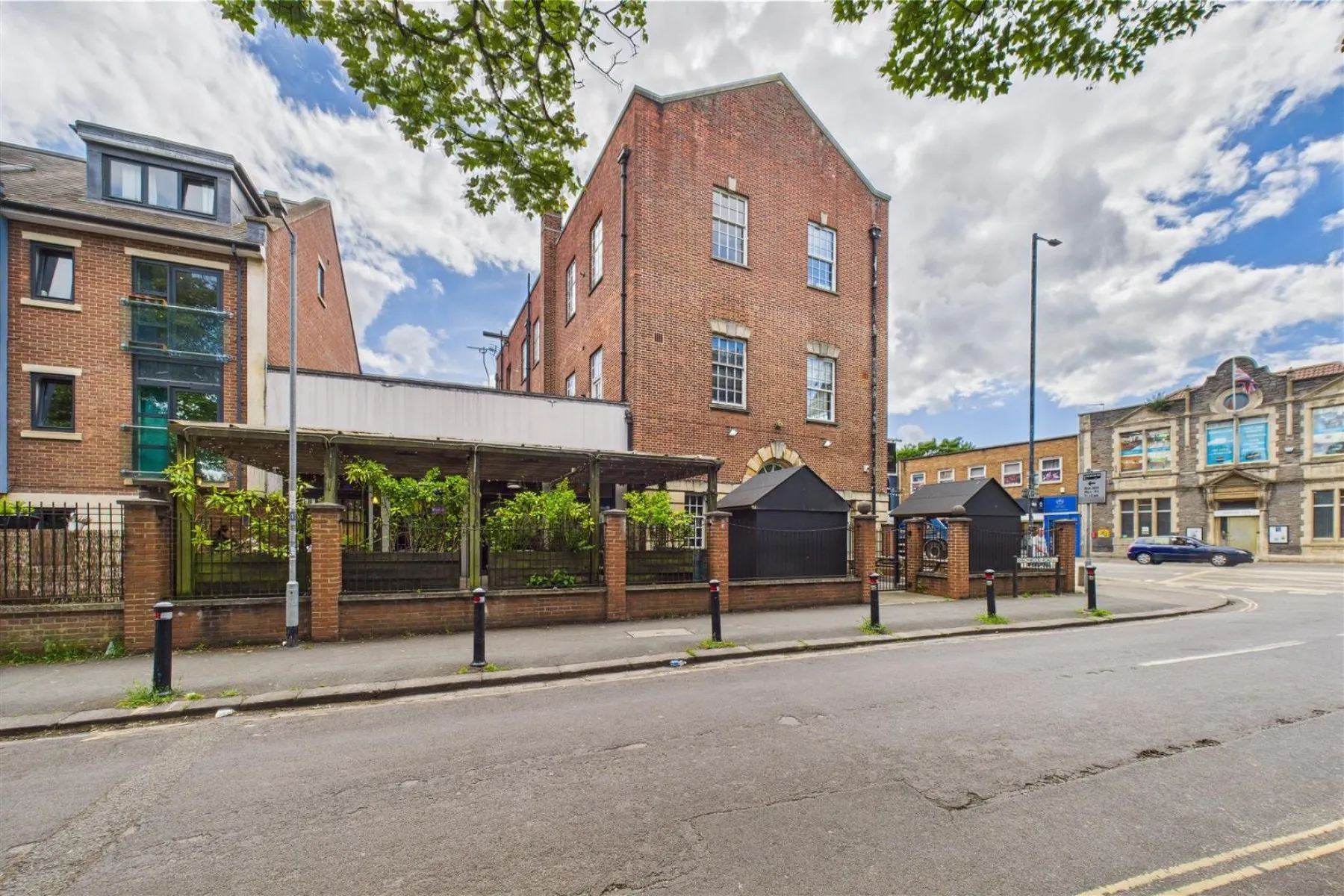 CASH BUYERS ONLY | FISHPONDS, 2 bedroom, Flat - 33972505