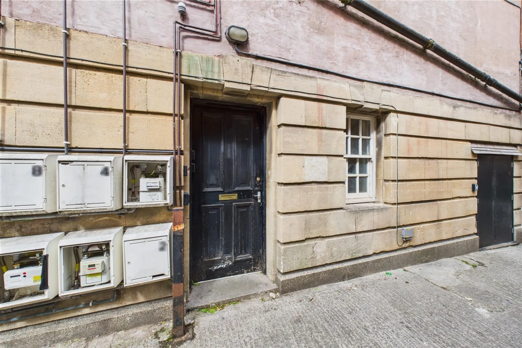 CASH BUYERS ONLY | FISHPONDS, 2 bedroom, Flat - 33972505