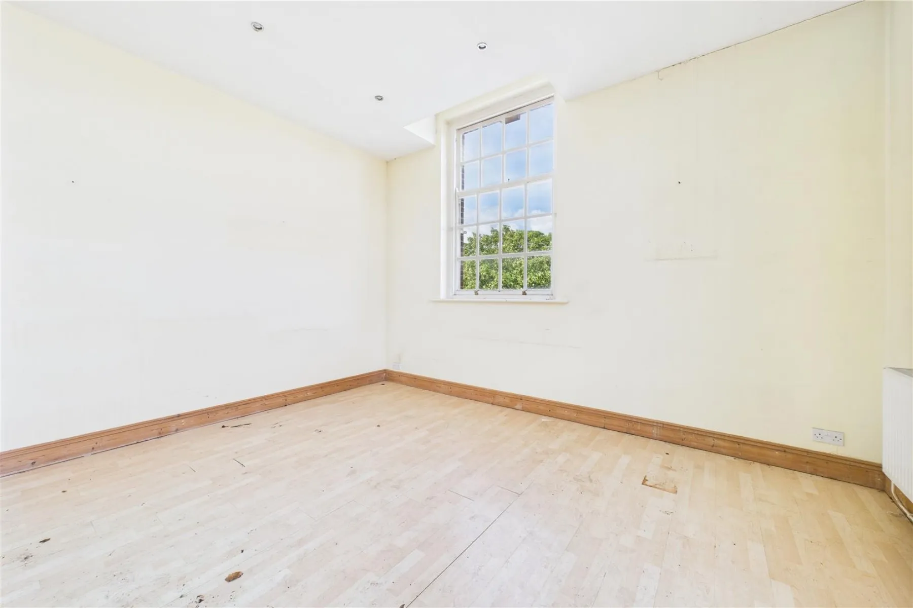 CASH BUYERS ONLY | FISHPONDS, 2 bedroom, Flat - 33972505