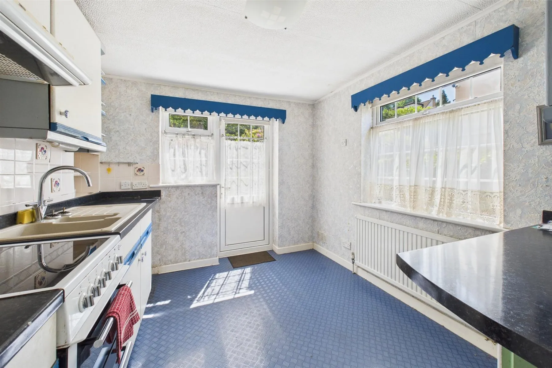 DETACHED | UPDATING | SNEYD PARK, 2 bedroom, House - Detached - 33901795