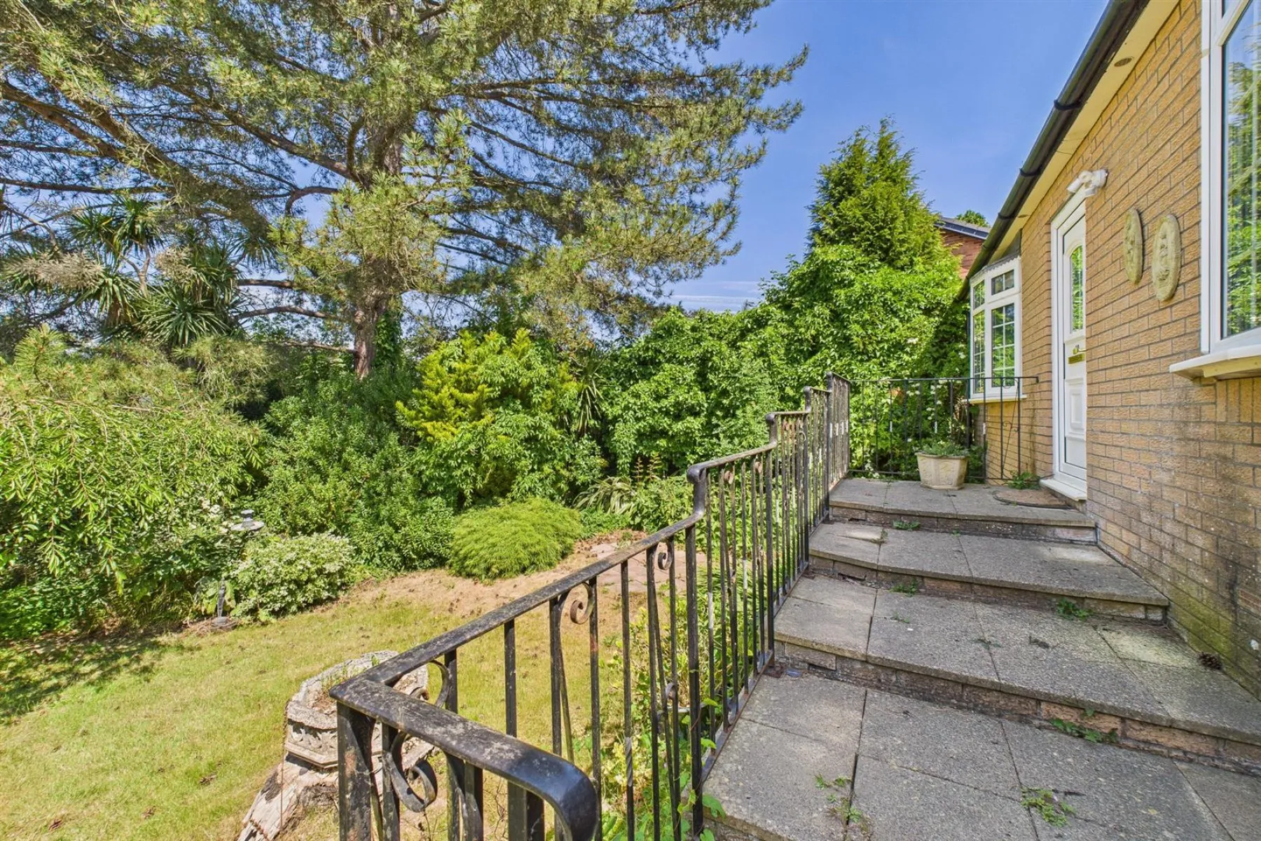 DETACHED | UPDATING | SNEYD PARK, 2 bedroom, House - Detached - 33901795