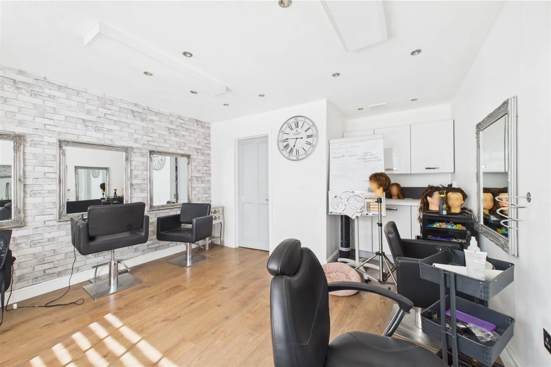 DEVELOPMENT OPPORTUNITY | CLEVEDON, 6 bedroom, House - 33921668