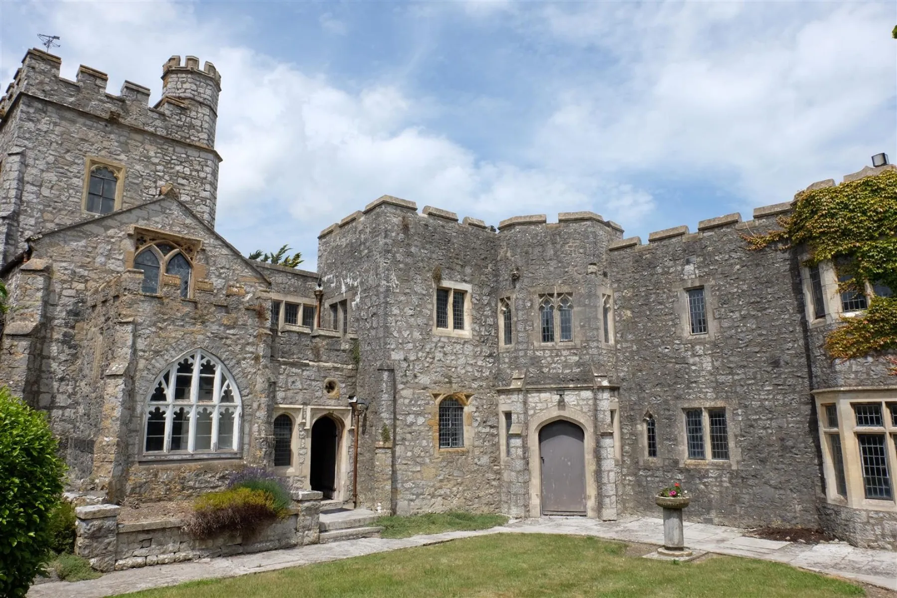 Chilton Polden, Somerset, 8 bedroom, House - Detached - 26078577