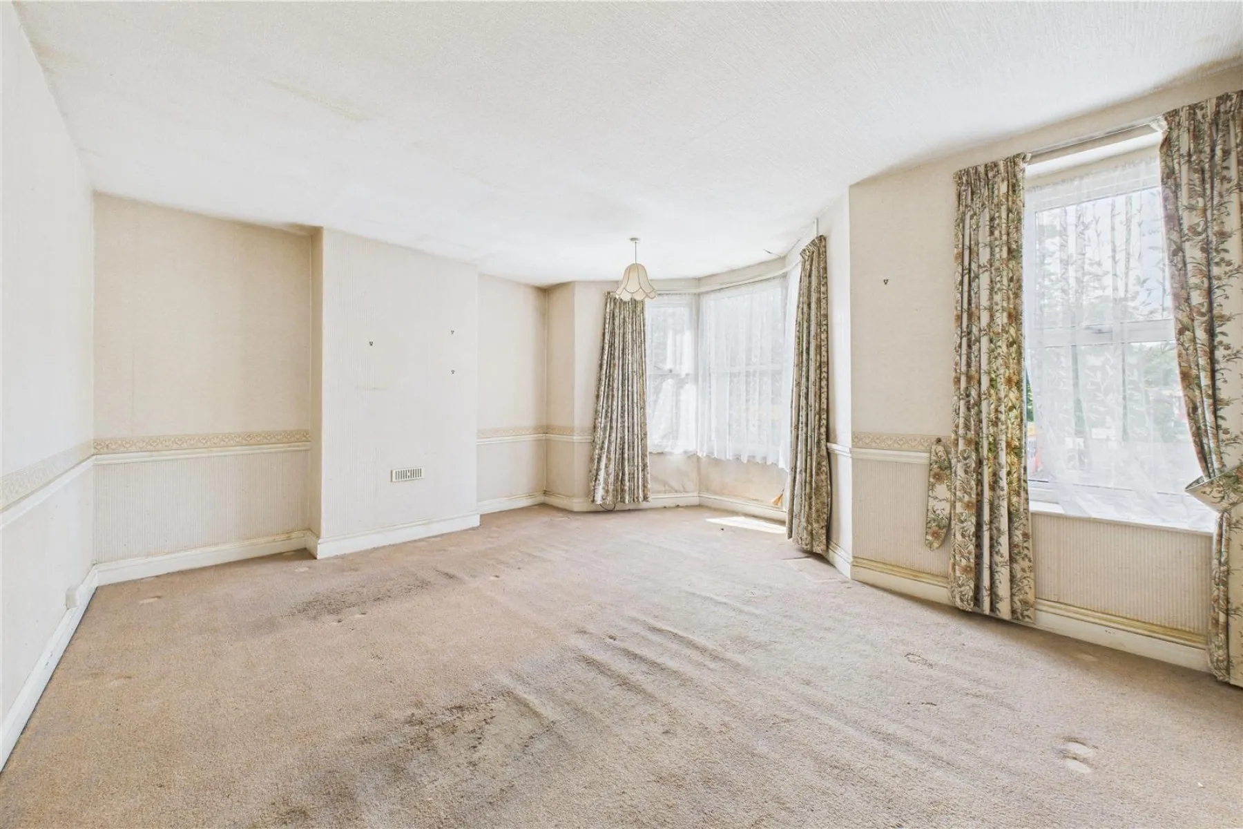 UPDATING | SOUTHVILLE, 3 bedroom, House - Terraced - 34096903